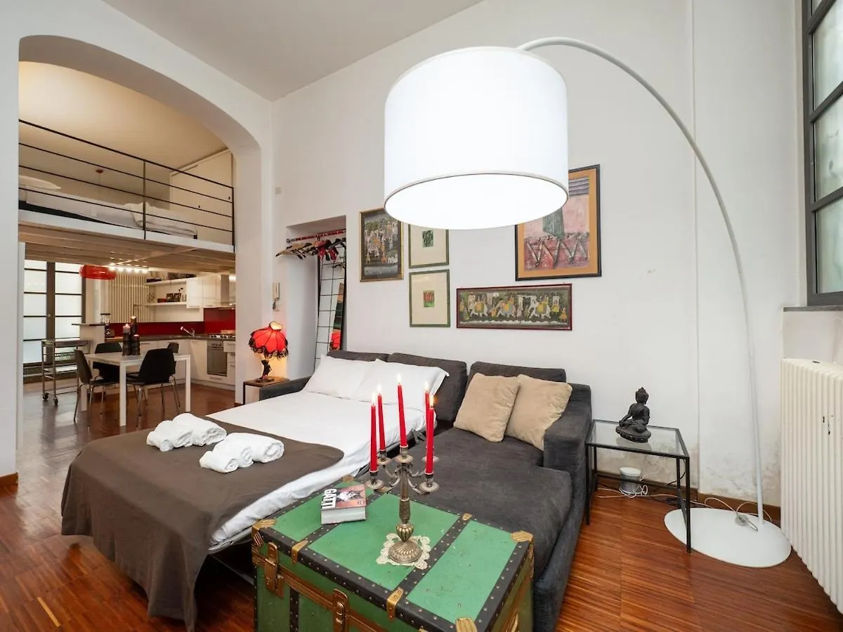 Ampio Loft 5' Dalla Metro ミラノ 0*,  イタリア